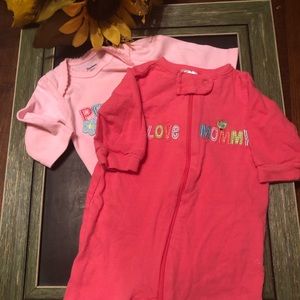 Gerber - Onesie/Sleeper Set (2pc) M1